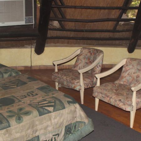 Mosi-Ua-Tunya Lodge Victoria Falls Eksteriør billede