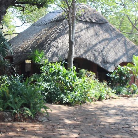 Mosi-Ua-Tunya Lodge Victoria Falls Eksteriør billede