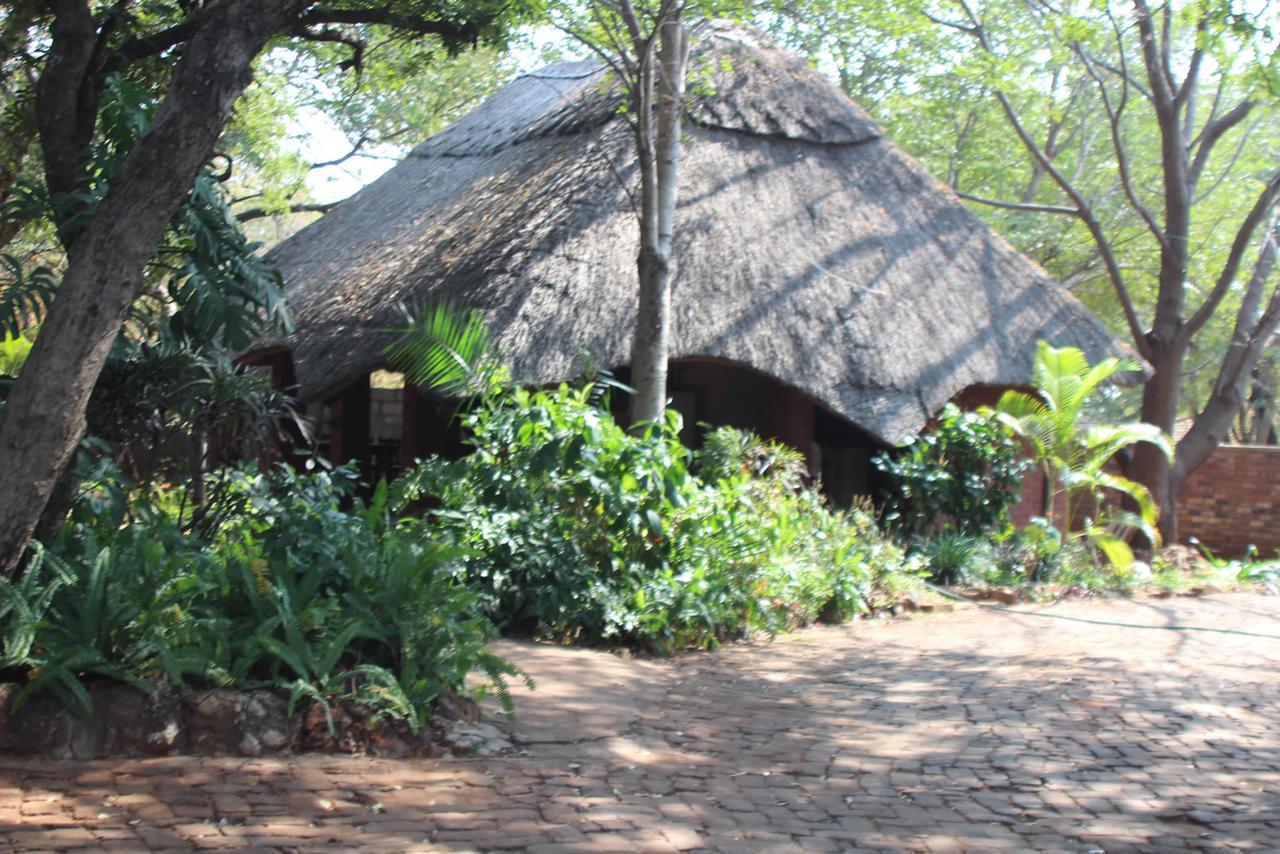 Mosi-Ua-Tunya Lodge Victoria Falls Eksteriør billede