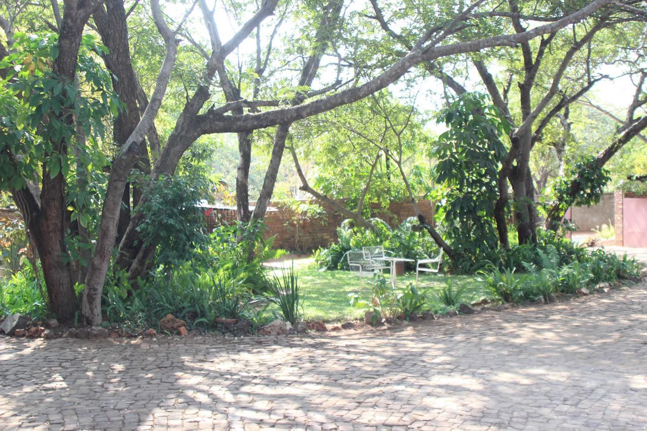 Mosi-Ua-Tunya Lodge Victoria Falls Eksteriør billede